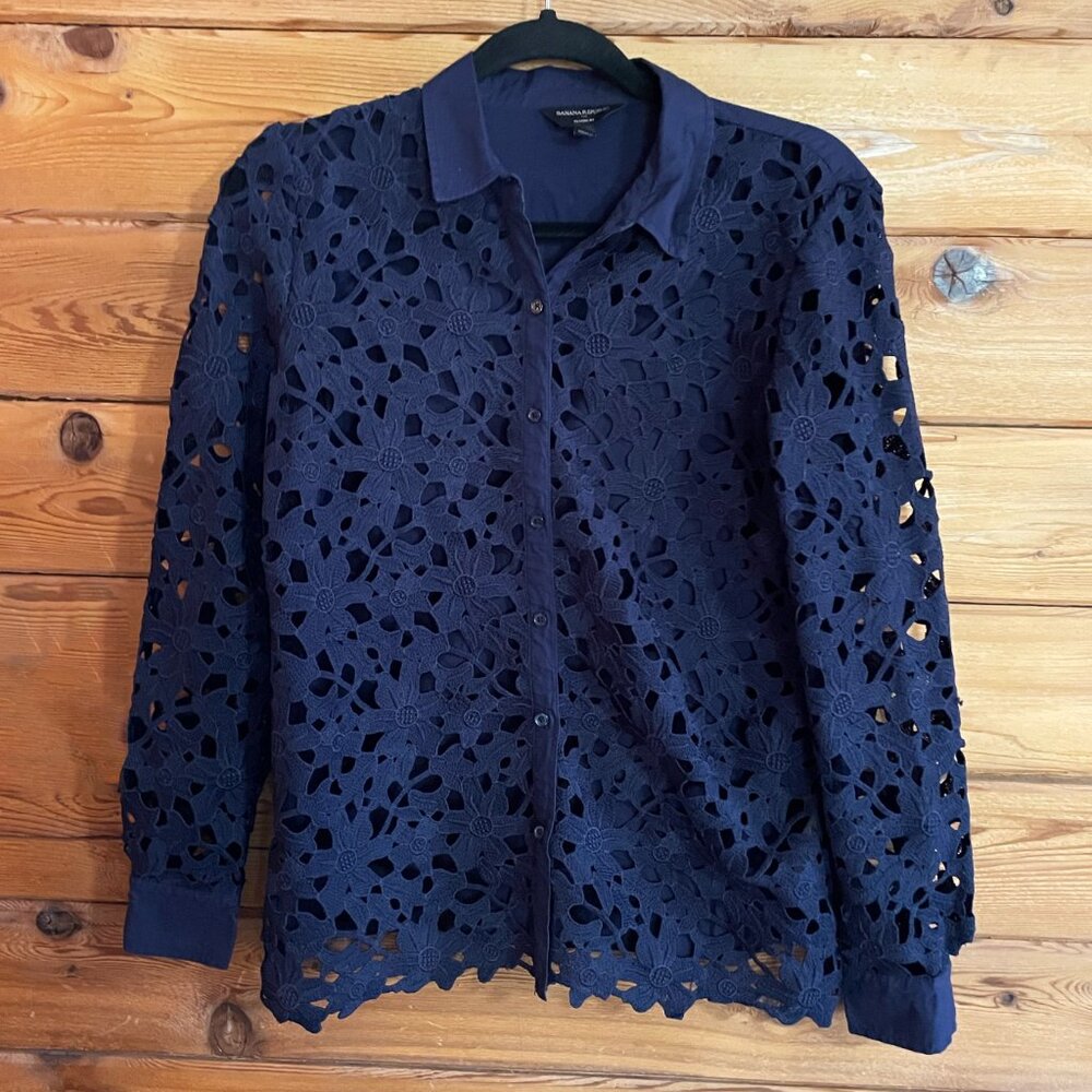 Banana Republic Navy Floral Lace Cutout Button Down Top Size Small